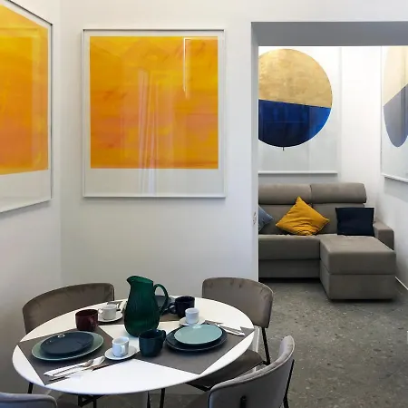 Lily Apartment
